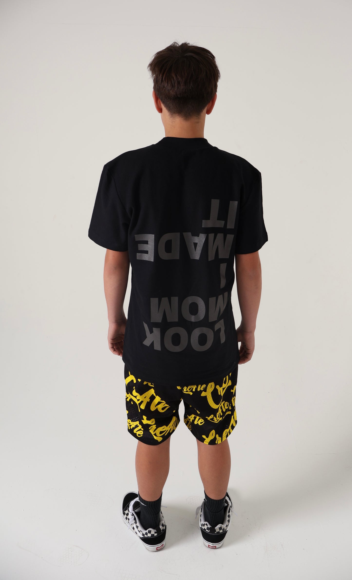 Black and yellow CRE4TE mesh shorts 🖤💛